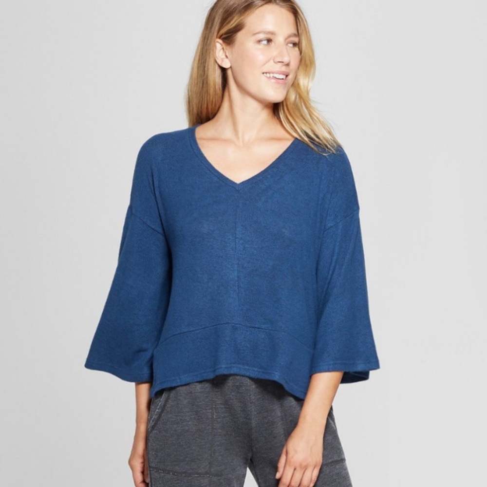 Gilligan & O’Malley blue long sleeve top